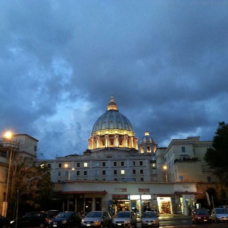 Living In San Peter Rome Exterior photo