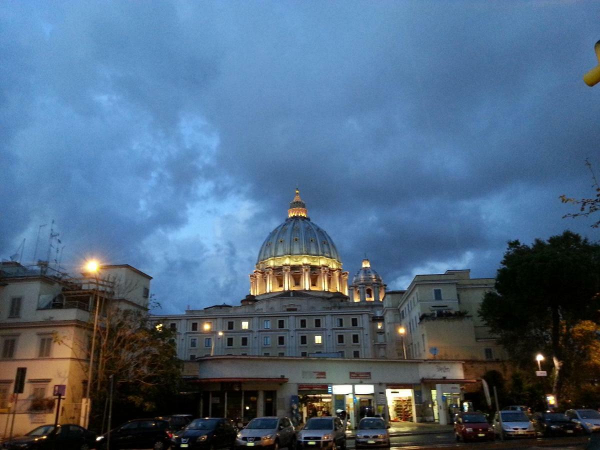 Living In San Peter Rome Exterior photo
